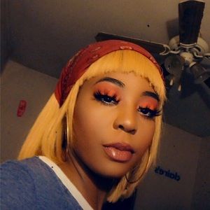 Meet your Posher, Mya